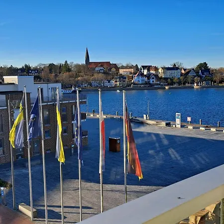 דירה 28, Blickrichtung Innenstadtbinnenhafen *